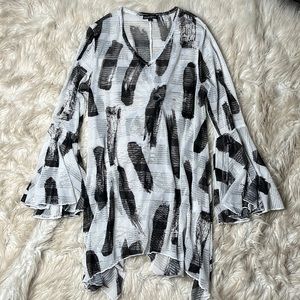 Dor Dor Couture womens black & white knit bathing suit coverup size Medium